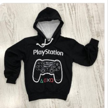 Блуза д качулка , черна " Playstation "